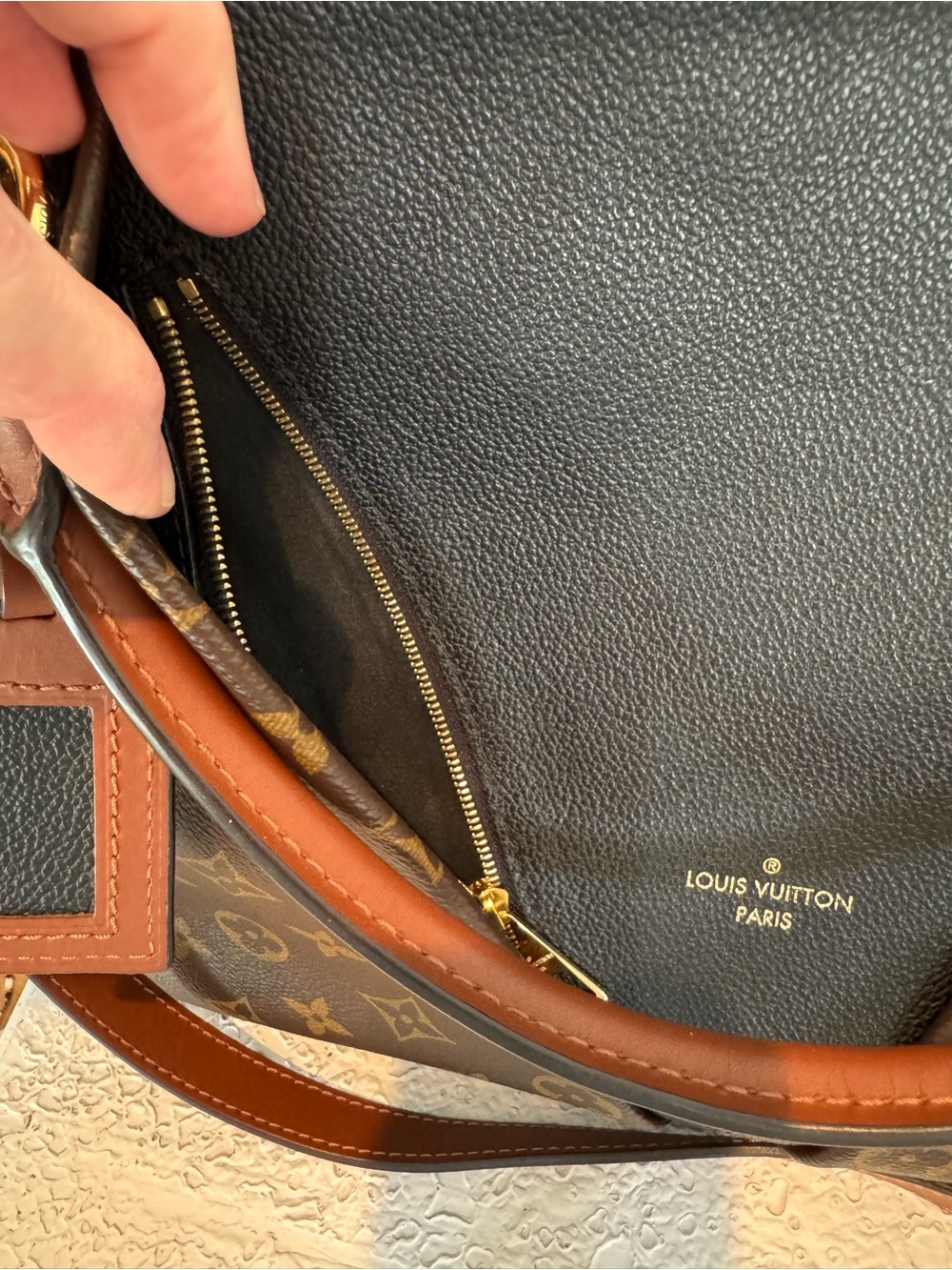 Louis Vuitton Brown Monogram with Black V-Panel Shoulder Bag - Picture 9 of 14